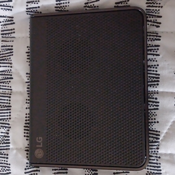 LG G2 Tablet wl Charging speaker - Picture 2 of 7